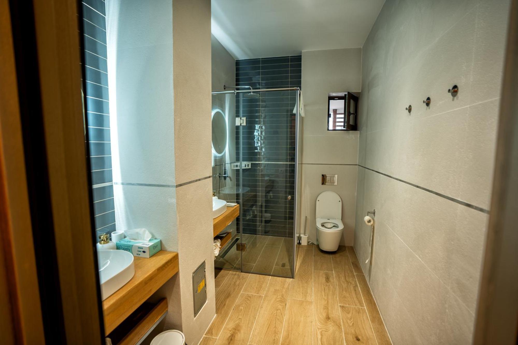 Hotel Curtea Veche Curtea de Argeş Esterno foto